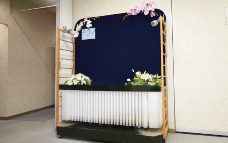歌岡葬儀社大津斎場の2階のメモリアルボードです