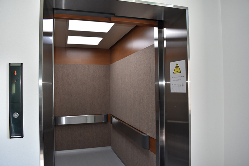 歌岡葬儀社大津斎場のエレベーターもあります